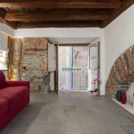 Apartment Wood And Stone In The Historical Center Genoa